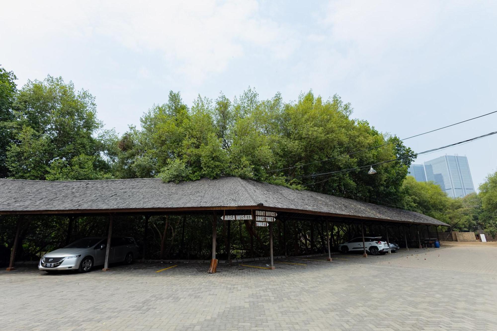 Reddoorz Resort @ Taman Wisata Mangrove Jakarta Exterior photo